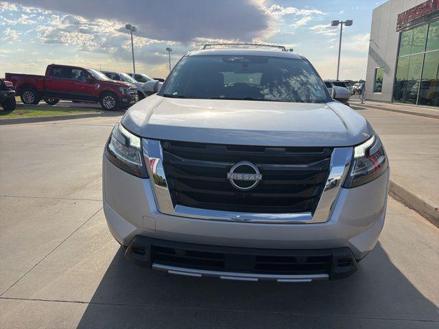 2023 Nissan Pathfinder SL FWD
