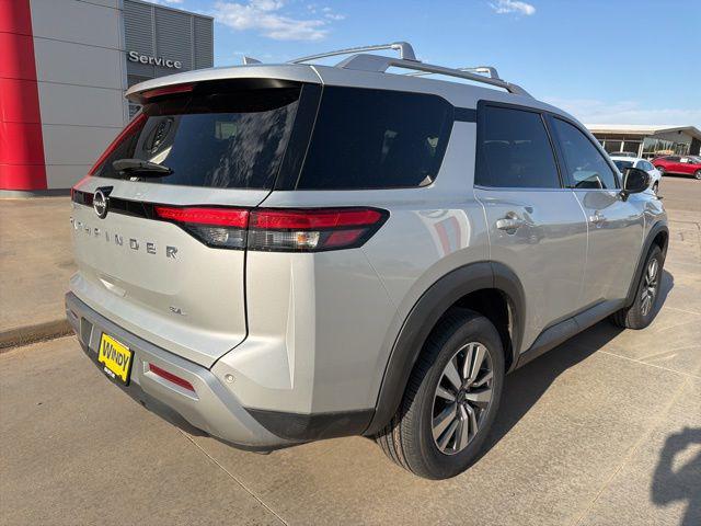 2023 Nissan Pathfinder SL FWD