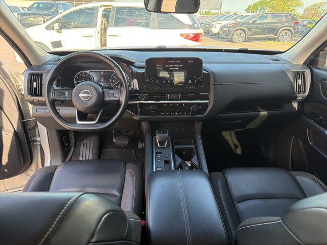 2023 Nissan Pathfinder SL FWD