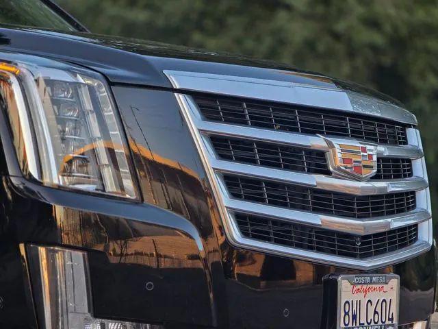 2018 Cadillac Escalade ESV Luxury