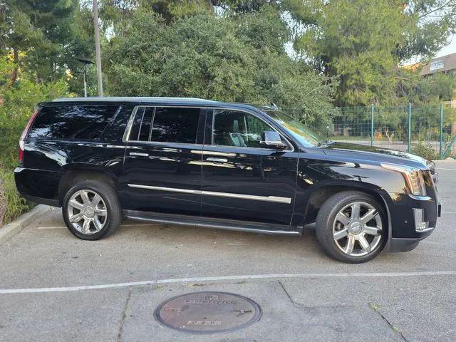 2018 Cadillac Escalade ESV Luxury