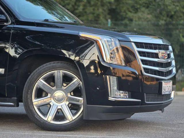 2018 Cadillac Escalade ESV Luxury