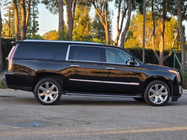 2018 Cadillac Escalade ESV Luxury