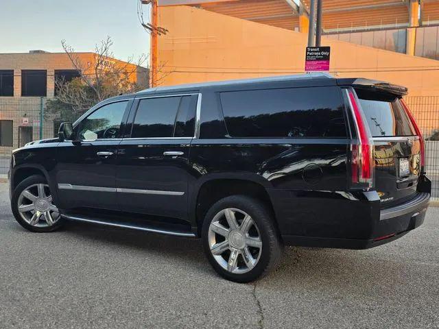2018 Cadillac Escalade ESV Luxury