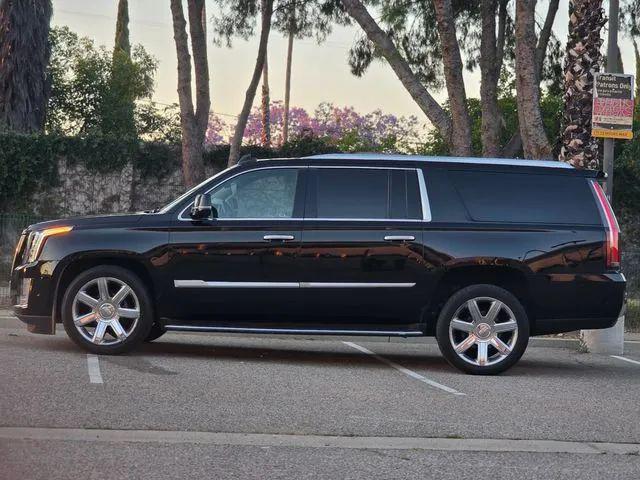 2018 Cadillac Escalade ESV Luxury
