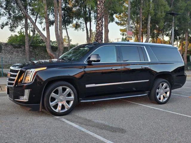 2018 Cadillac Escalade ESV Luxury