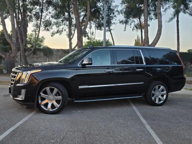 2018 Cadillac Escalade ESV Luxury