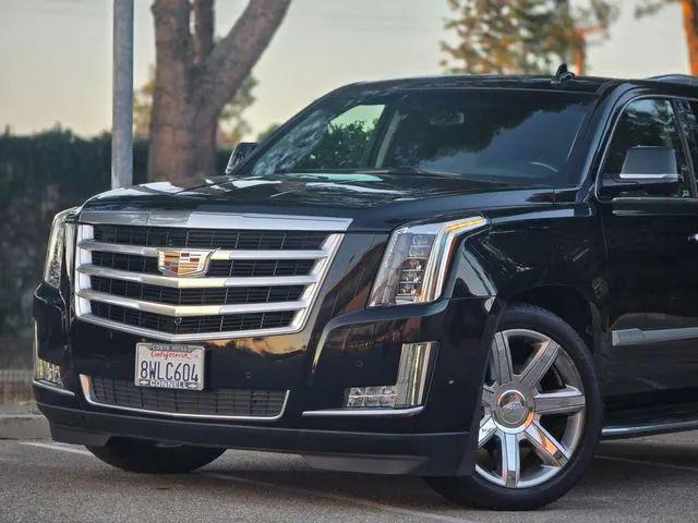 2018 Cadillac Escalade ESV Luxury