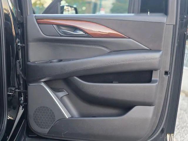 2018 Cadillac Escalade ESV Luxury