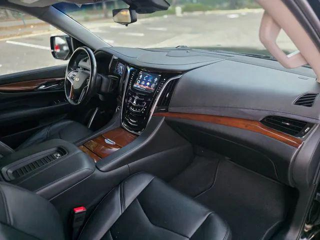 2018 Cadillac Escalade ESV Luxury