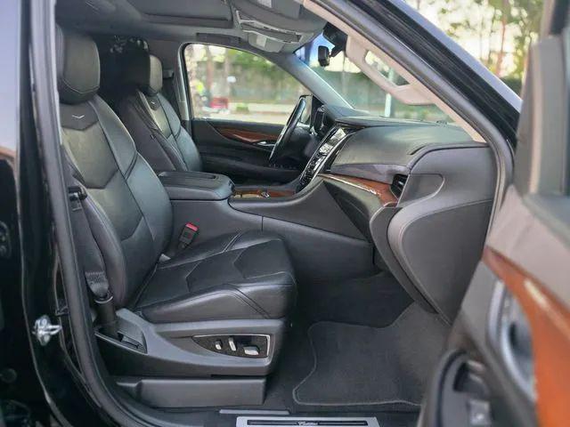 2018 Cadillac Escalade ESV Luxury