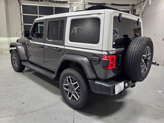 2026 Jeep Wrangler 4-Door Sahara 4x4