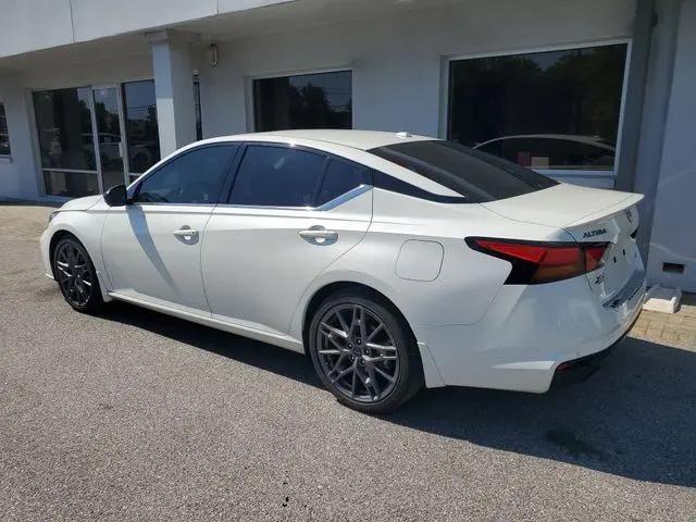 2023 Nissan Altima SR VC-Turbo FWD