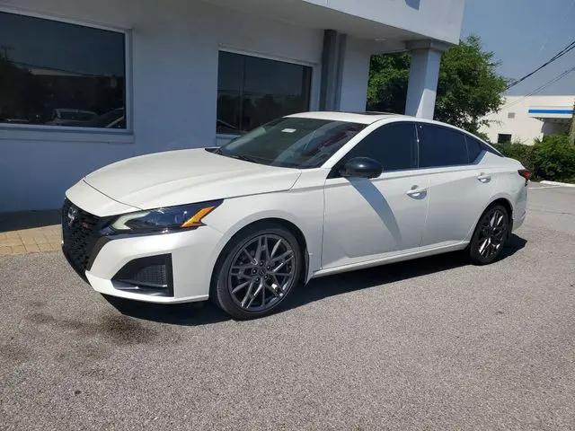 2023 Nissan Altima SR VC-Turbo FWD