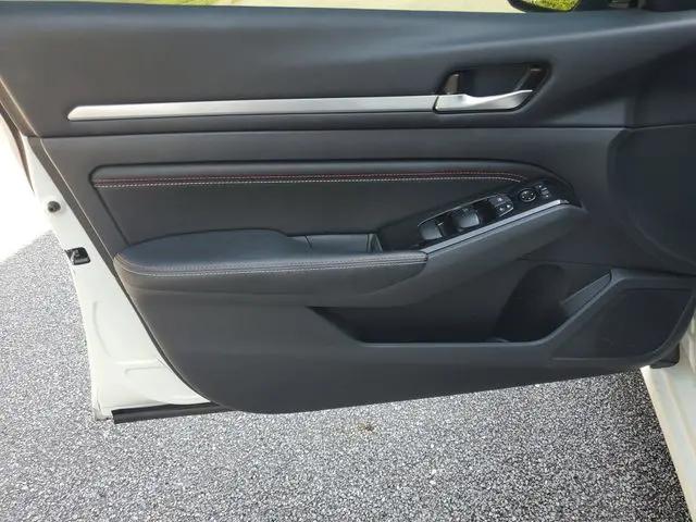 2023 Nissan Altima SR VC-Turbo FWD