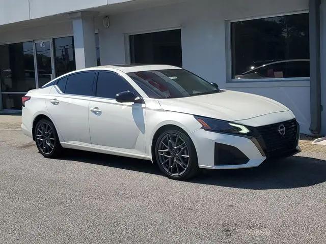 2023 Nissan Altima SR VC-Turbo FWD