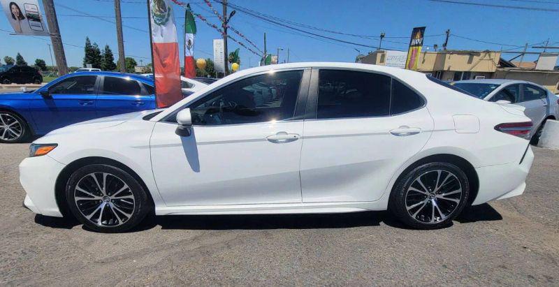 2018 Toyota Camry SE