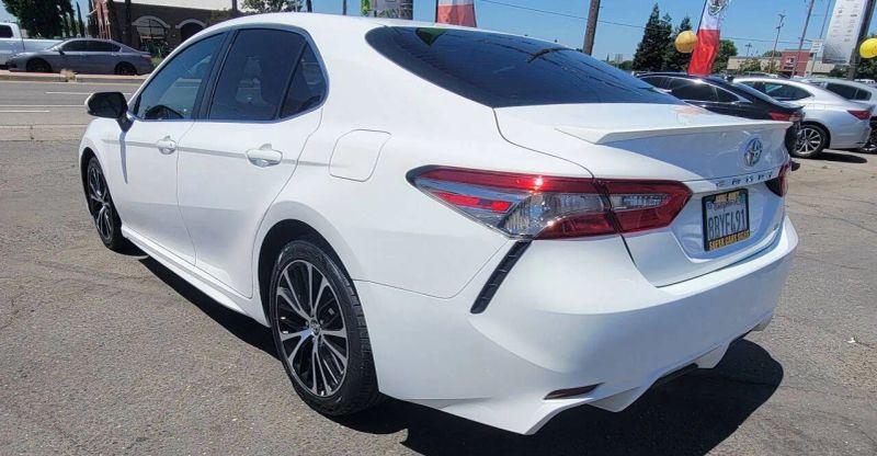 2018 Toyota Camry SE