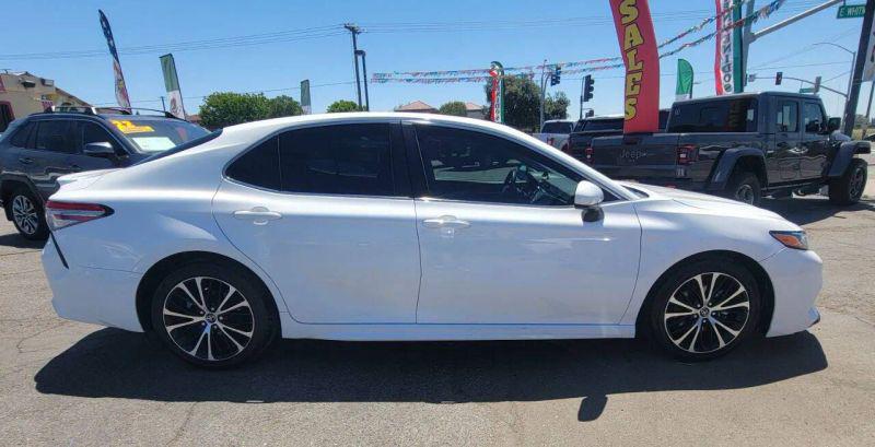 2018 Toyota Camry SE