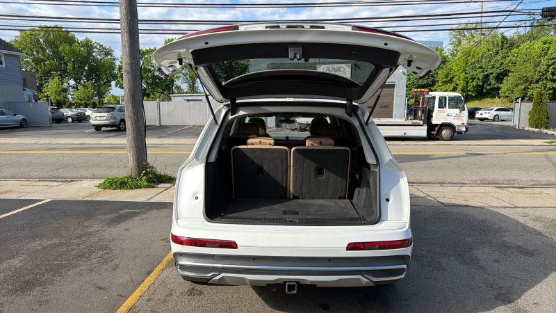 2021 Audi Q7 Premium 55 TFSI quattro Tiptronic
