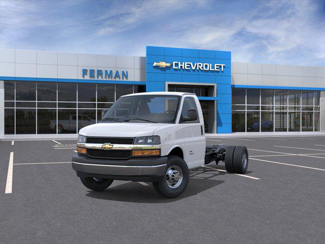2026 Chevrolet Express Cutaway 4500 Van
