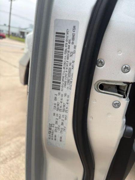 2019 Ram 1500 Classic SLT Crew Cab 4x2 6'4" Box