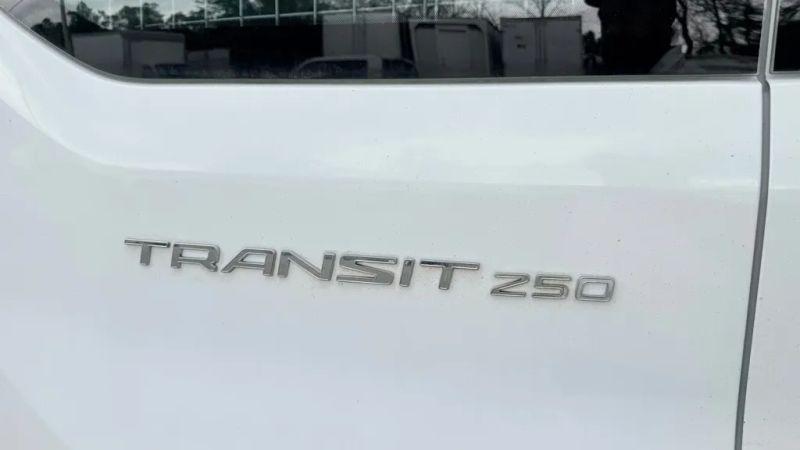 2016 Ford Transit w/60/40 Side Door w/RWB