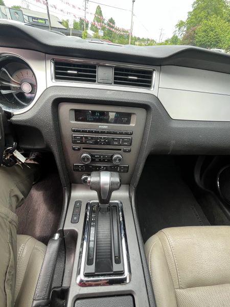 2012 Ford Mustang V6 Premium