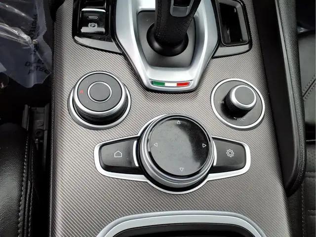 2022 Alfa Romeo Giulia Veloce AWD