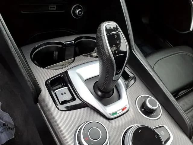 2022 Alfa Romeo Giulia Veloce AWD