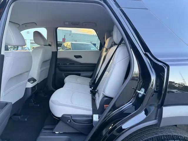 2025 Nissan Pathfinder SV 4WD
