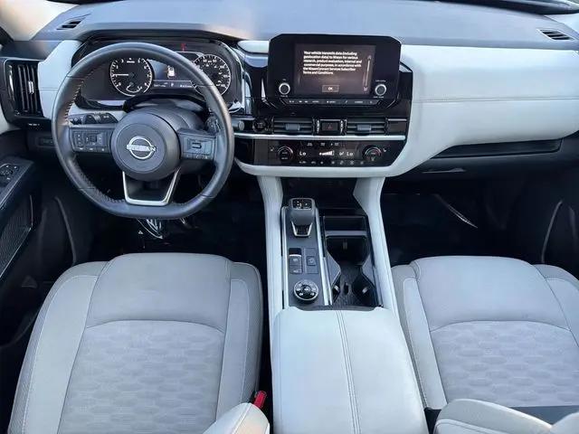 2025 Nissan Pathfinder SV 4WD