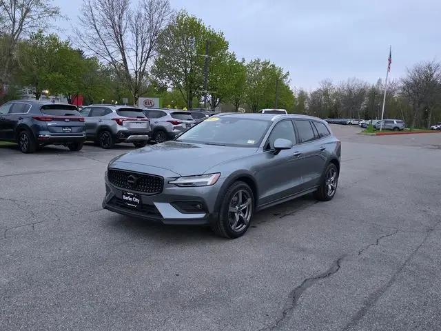 2021 Volvo V60 Cross Country T5