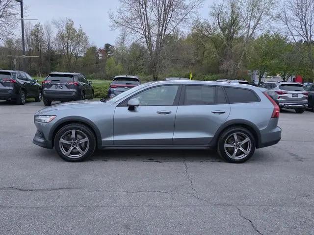 2021 Volvo V60 Cross Country T5