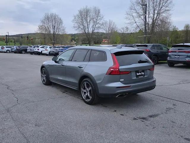 2021 Volvo V60 Cross Country T5
