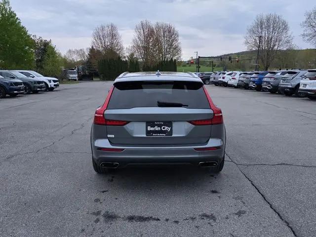 2021 Volvo V60 Cross Country T5