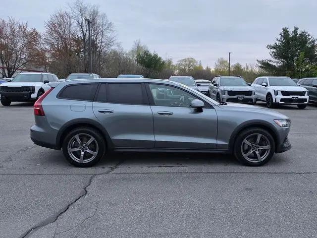 2021 Volvo V60 Cross Country T5