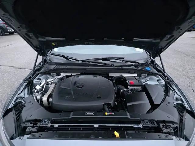 2021 Volvo V60 Cross Country T5