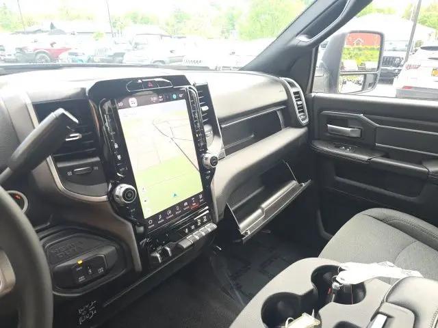 2025 Ram 2500 Big Horn Crew Cab 4x4 6'4" Box