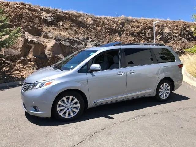2017 Toyota Sienna Limited Premium 7 Passenger