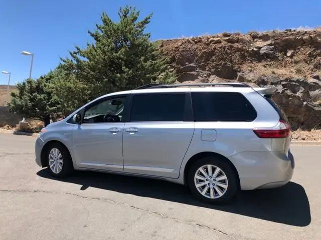 2017 Toyota Sienna Limited Premium 7 Passenger