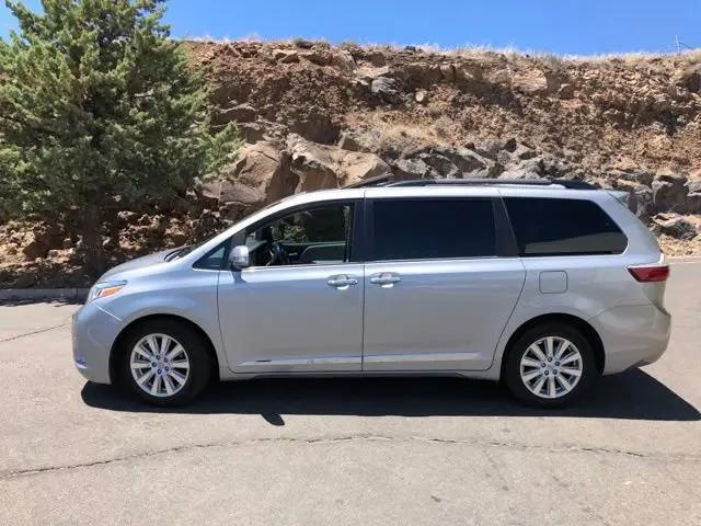 2017 Toyota Sienna Limited Premium 7 Passenger