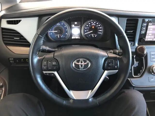 2017 Toyota Sienna Limited Premium 7 Passenger