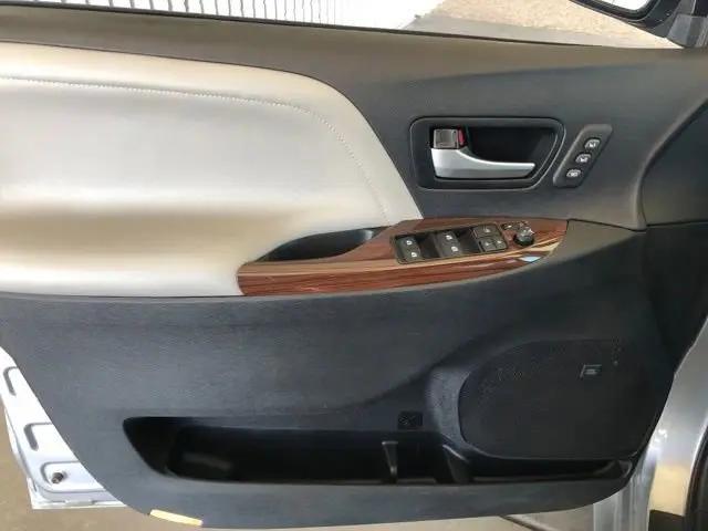 2017 Toyota Sienna Limited Premium 7 Passenger