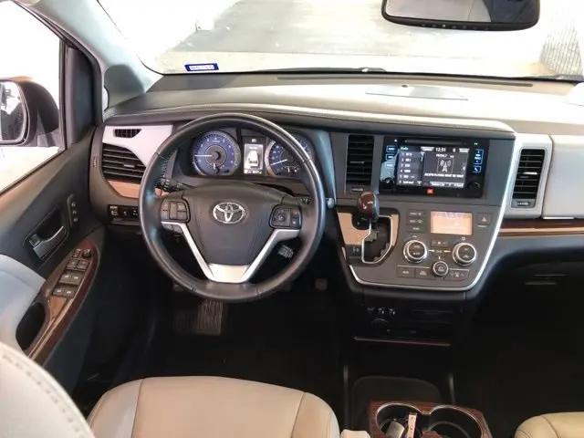 2017 Toyota Sienna Limited Premium 7 Passenger
