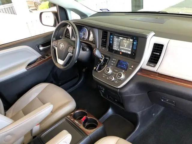 2017 Toyota Sienna Limited Premium 7 Passenger