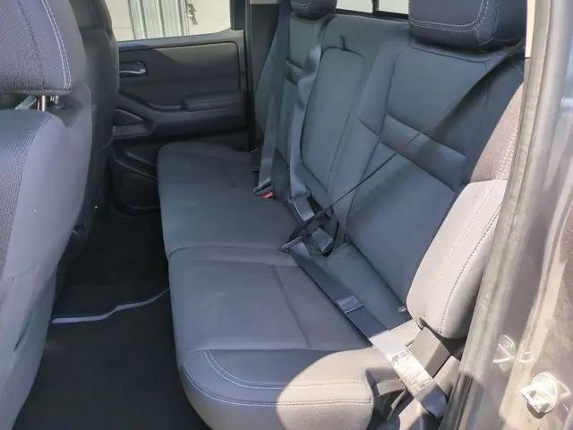 2022 Nissan Frontier Crew Cab Long Bed SV 4x4