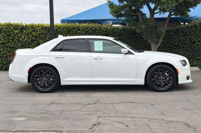 2021 Chrysler 300 Touring L AWD