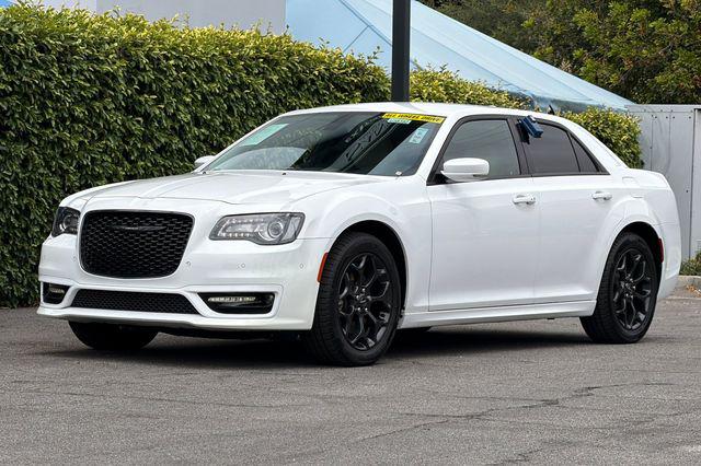 2021 Chrysler 300 Touring L AWD