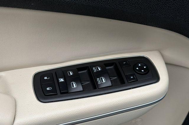 2021 Chrysler 300 Touring L AWD